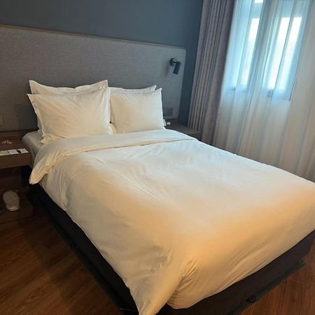 Holiday Inn Express Qingdao City Center By Ihg Kültér fotó