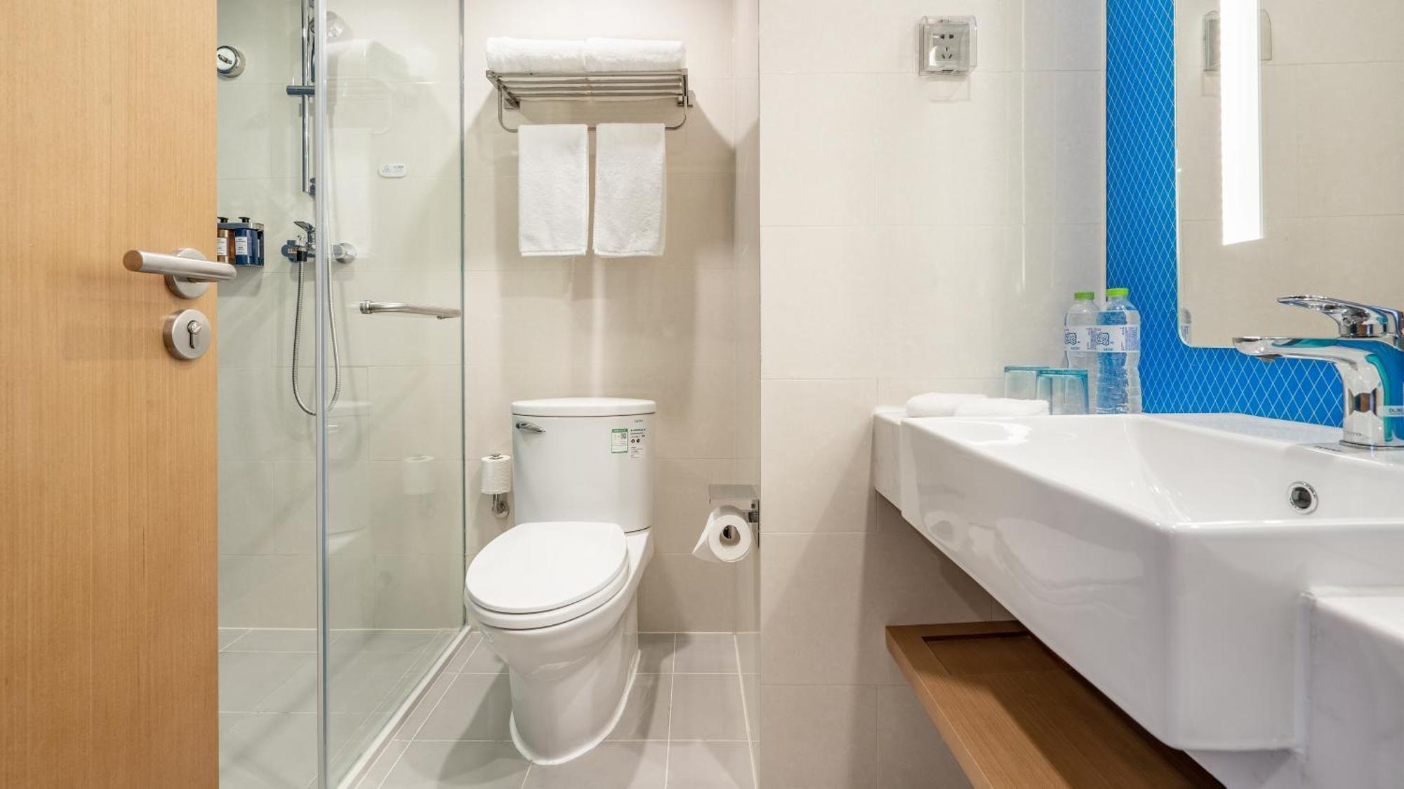 Holiday Inn Express Qingdao City Center By Ihg Kültér fotó