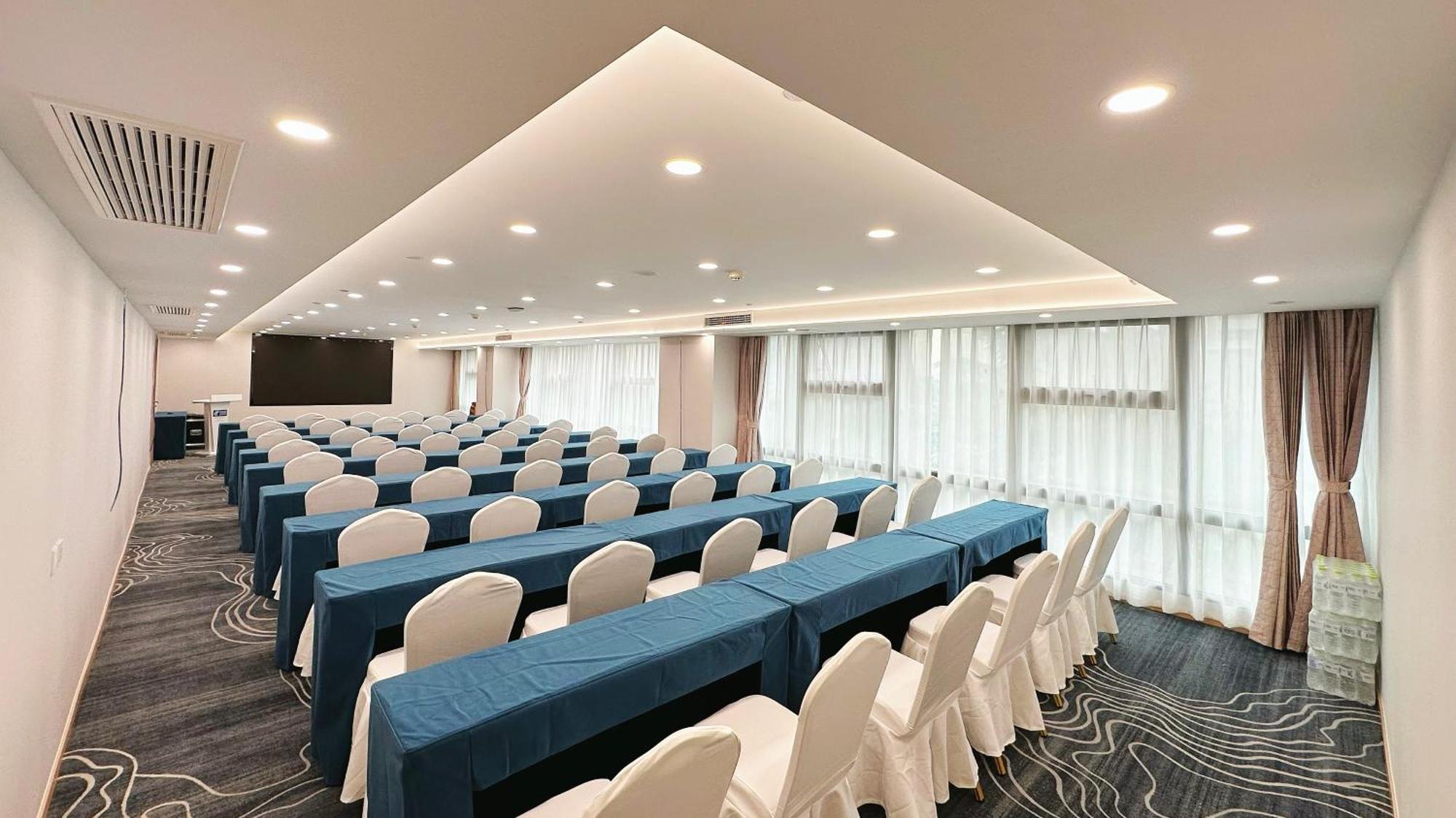 Holiday Inn Express Qingdao City Center By Ihg Kültér fotó